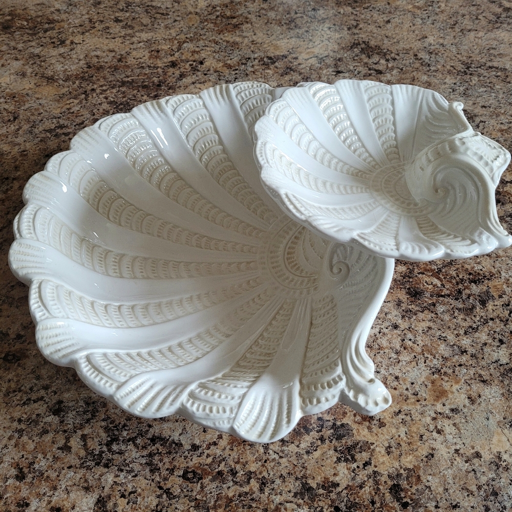 Lenox BUTLER'S PANTRY 2-Tier Embossed Seashell Design Server - Picture 3 of 10